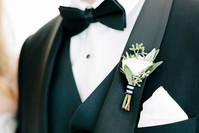 organic boutonniere, organic wedding florals, wisconsin organic wedding, Madison wedding photographer, madison wedding photography, organic modern madison wedding, MMoCA wedding, Art museum wedding photography, wisconsin wedding photographer, Carly McCray Photography
