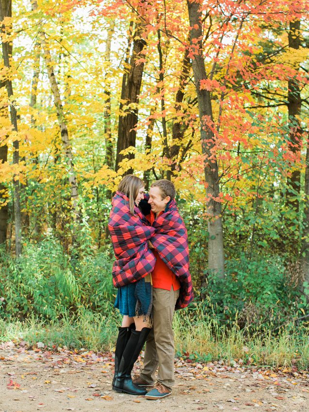 Stevens Point engagement, Wisconsin fall engagement photos, buffalo check blanket, hot cider engagements, snuggly fall engagement photos, Milwaukee engagement photographer, Milwaukee wedding photographer, Carly McCray Photography