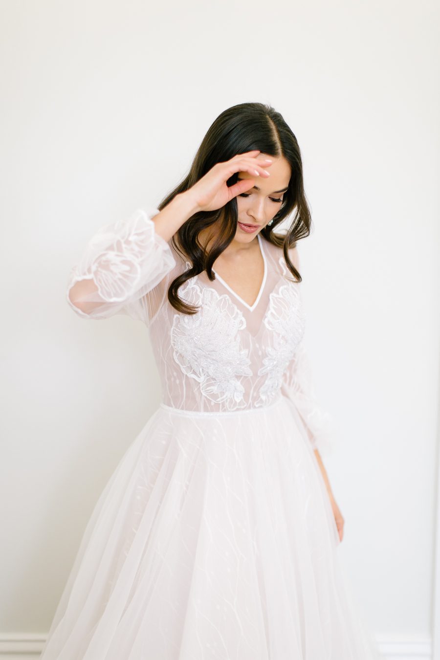 lake geneva bridal hair and makeup, lake geneva wedding photographer, lake geneva wedding cake, wedding florals, carly mccray photography, lake geneva luxury wedding photos
