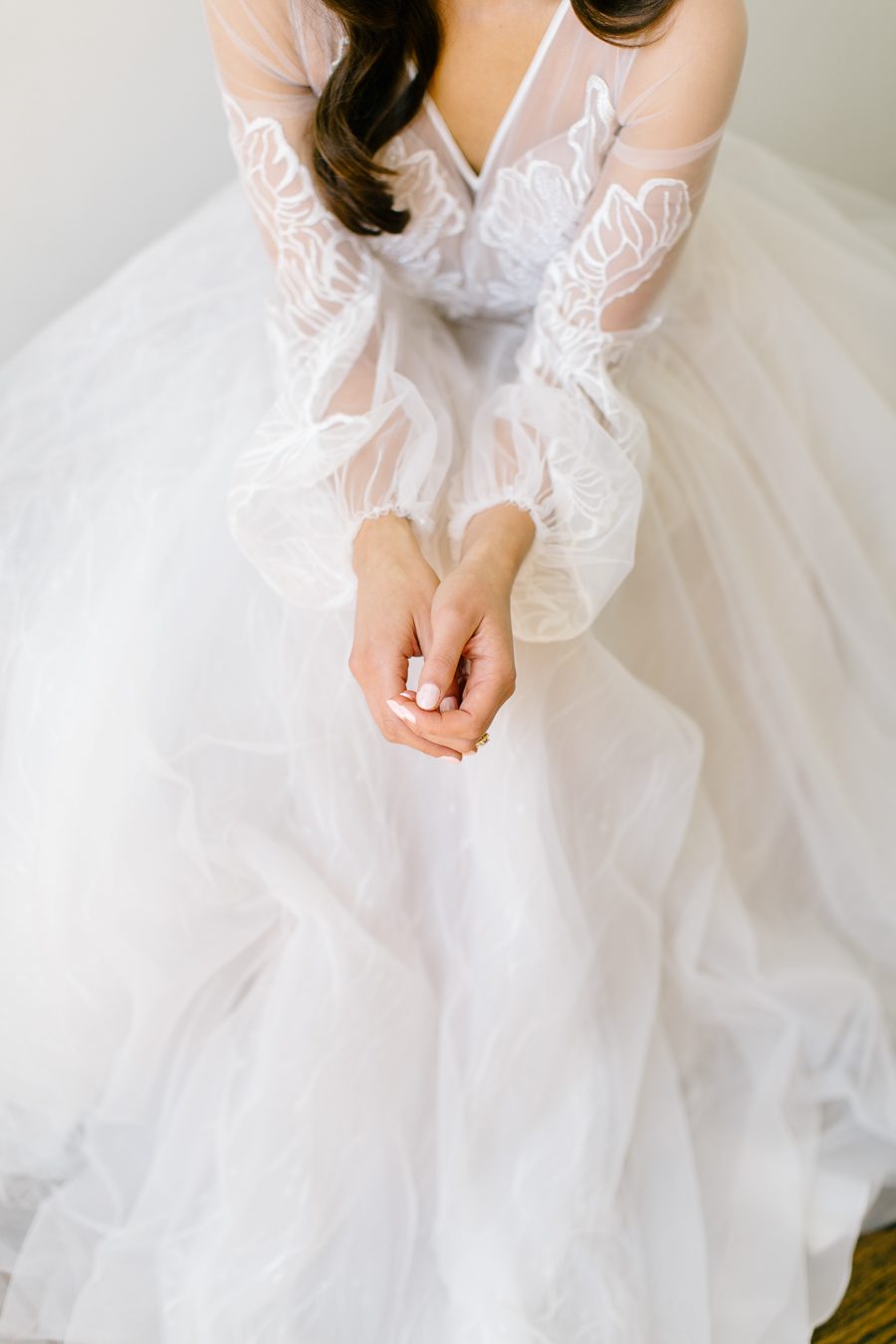 lake geneva bridal hair and makeup, lake geneva wedding photographer, lake geneva wedding cake, wedding florals, carly mccray photography, lake geneva luxury wedding photos