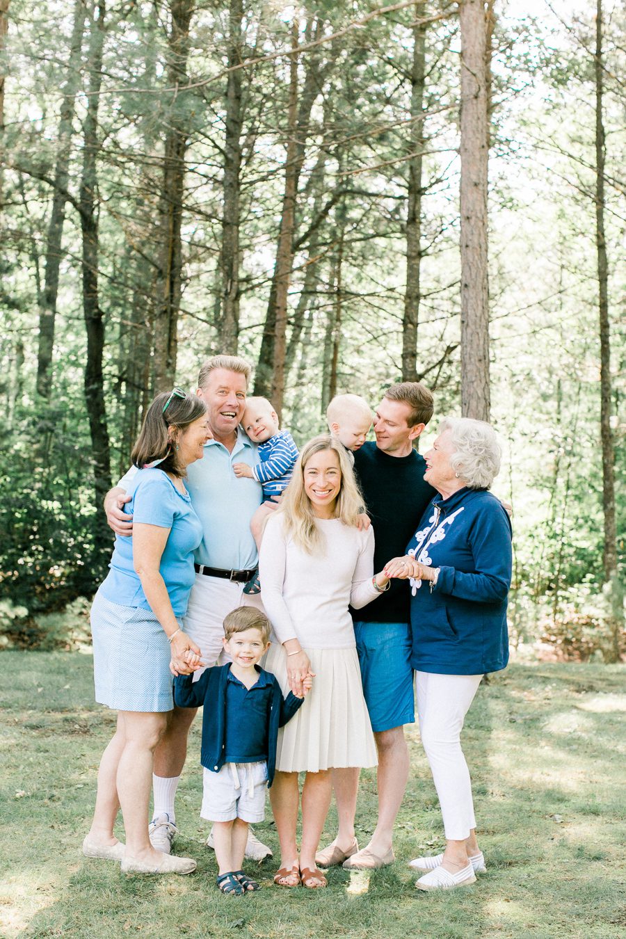 waupaca lake family photographers, waupaca family photos, lakeside family photography, lake family photos, carly mccray photography, stevens point family photographers