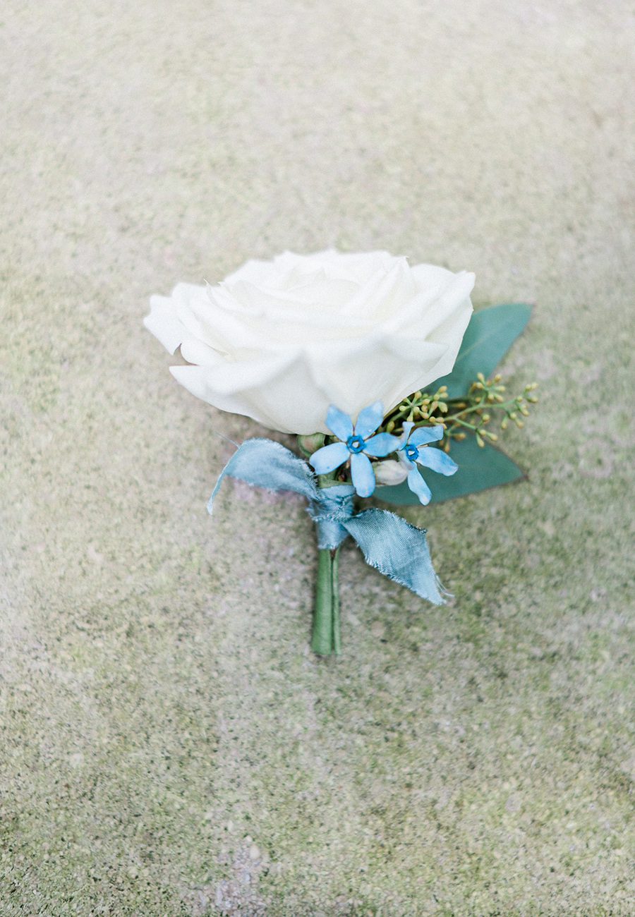 Frontier Flowers of Fontana Wedding Lake Geneva Carly McCray